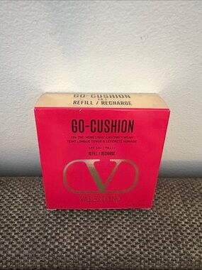BNIB Valentino Go-Cushion Foundation Refill in Shade LA1